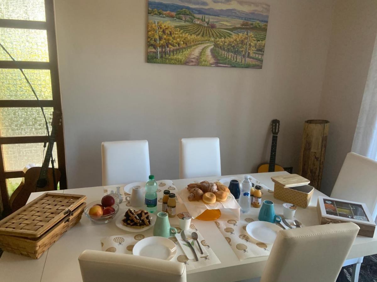 Bed and Breakfast Il Girasole Basciano Экстерьер фото